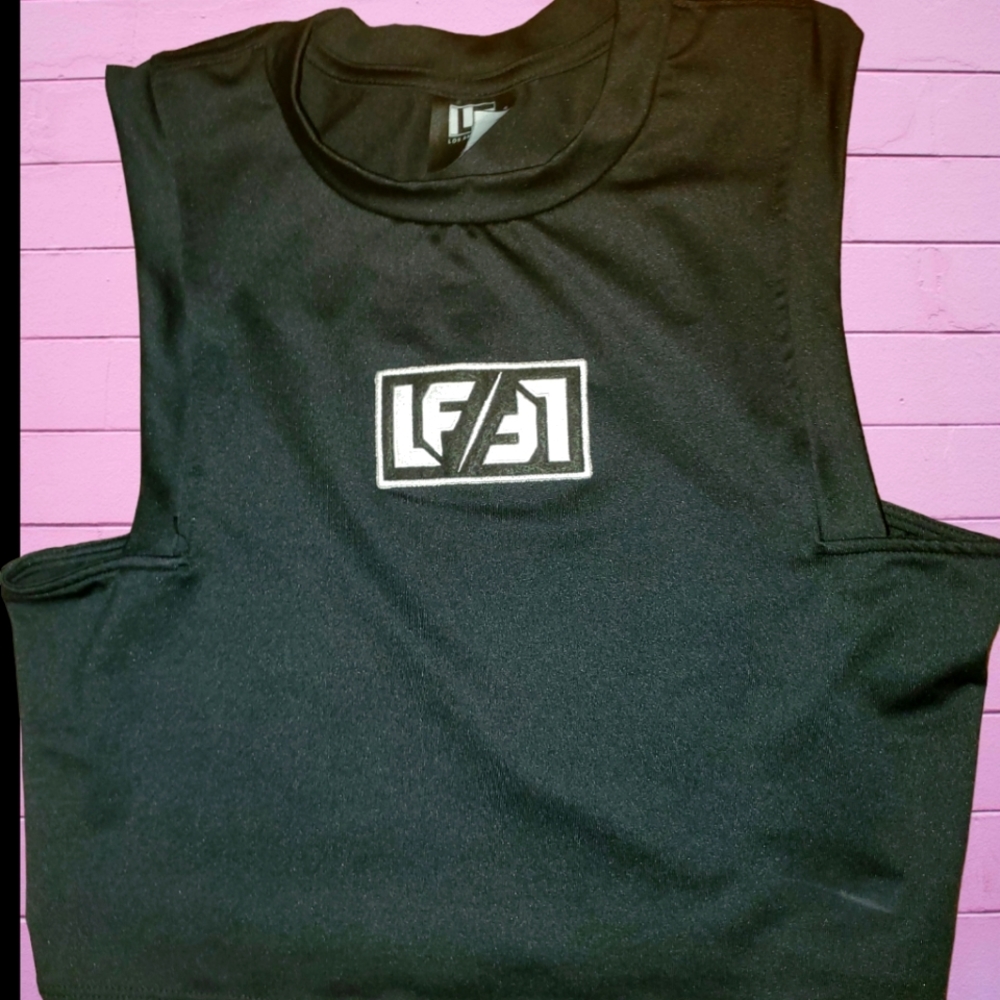 LF half crop stretchy tank 🖤